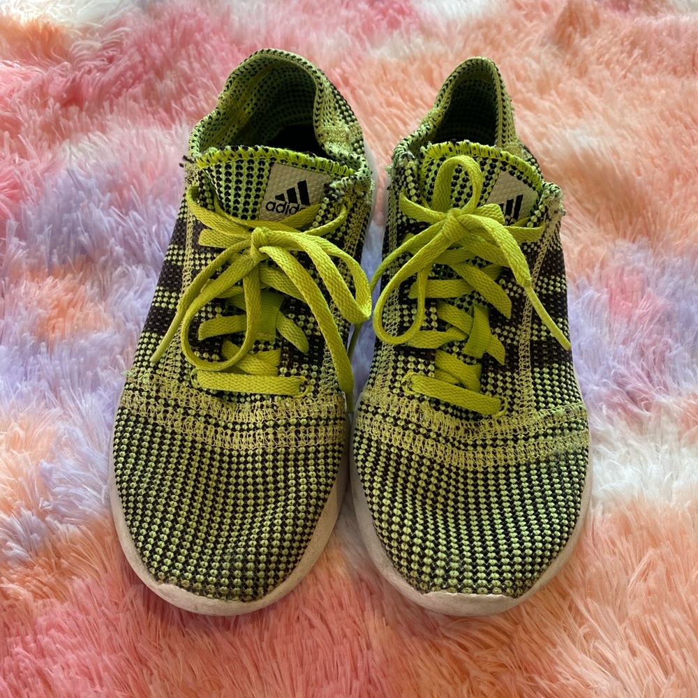 ADIDAS RUNNING SHOES - Picture 2 of 4